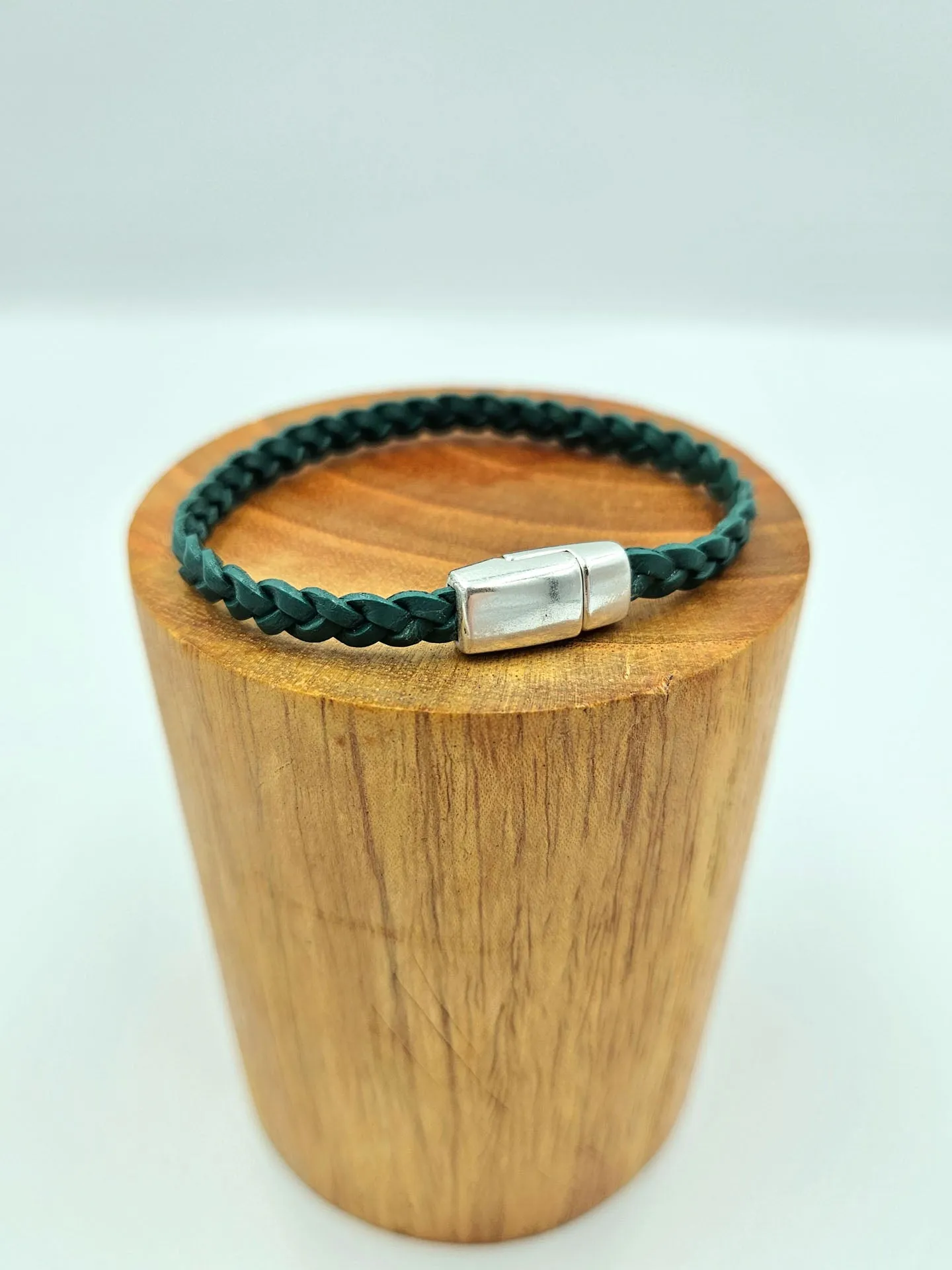 Jodi Bombardier Women's Accent Leather Bracelet
