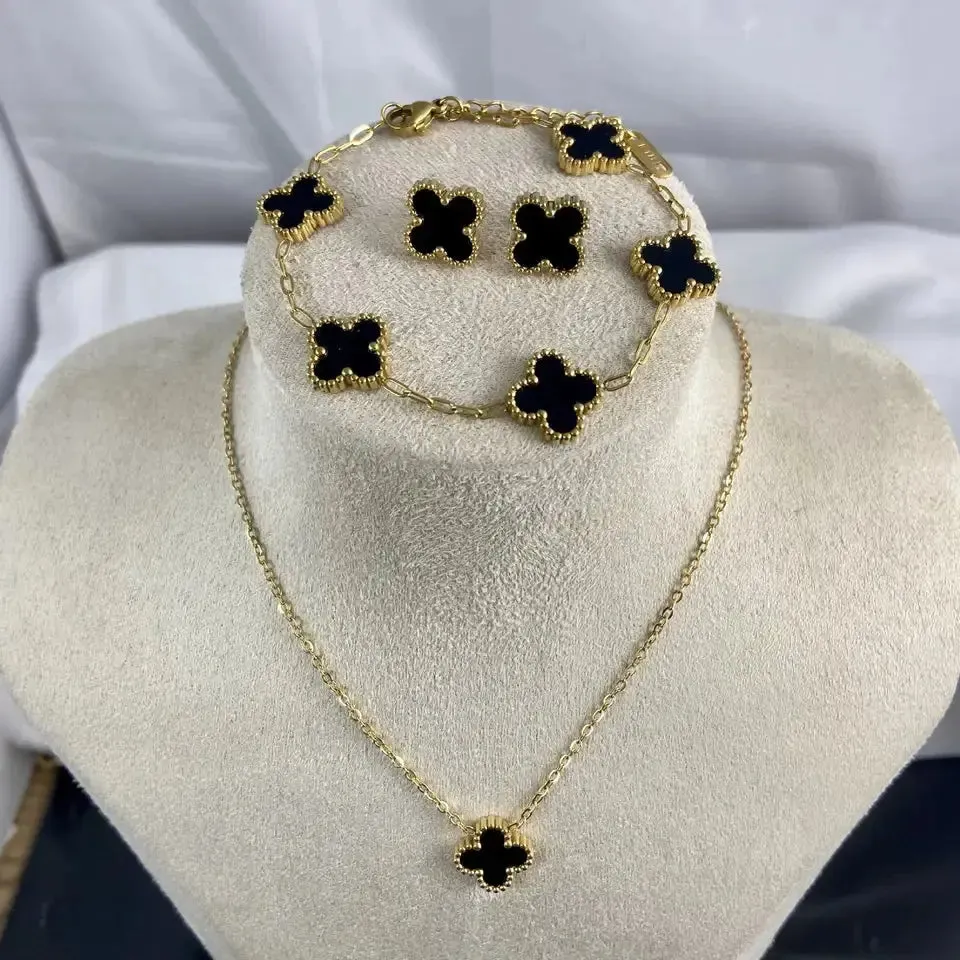 Lucky Clover 3 Piece Jewelry Set
