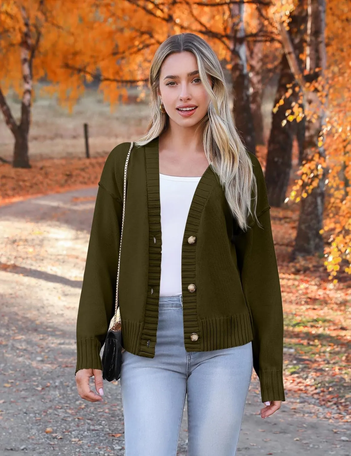 Zeagoo Women's Cropped Cardigan 2025 Fall Button Sweaters V Neck Long Sleeve Cardigans Knit Outwear